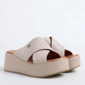 Pierre Cardin Womens Beige Luxury Leather Platform Slippers Size 38 New